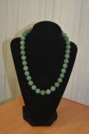 Бусы из нефрита  084