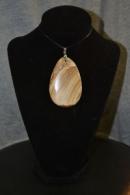 Подвеска из песчанника  0165